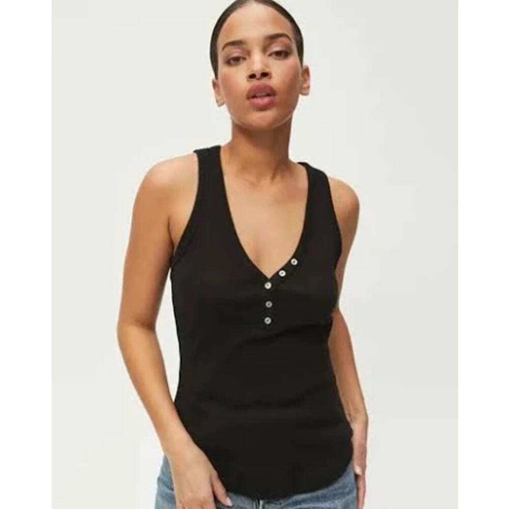 NWOT MICHAEL STARS LUNA HENLEY TOP